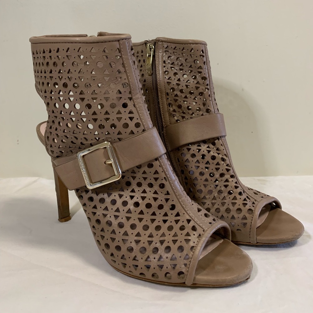 SOLD Vince Camuto Leather Heeled Sandal Booties Gold Buckle Straps Nude